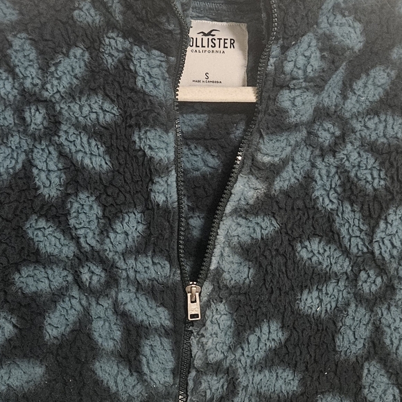 Hollister Blue Floral Fleece Jacket - Picture 2 of 3